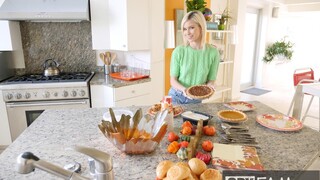 Kiara Cole Fucks Her Stepsis in the Kitchen - free porn on 1PORNO.NET