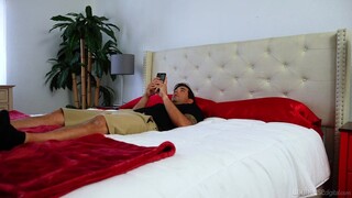 Natural Tits Girl Alyx Star Enjoys Footjob and Cum - free porn on 1PORNO.NET