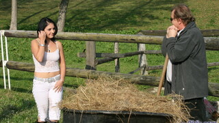 Old Man Fucks Young Brunette in Doggystyle - darmowe porno na 1PORNO.NET
