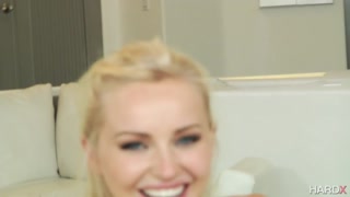 Staci Carr's Blonde Beauty in Behind the Scenes - porno gratuit sur 1PORNO.NET