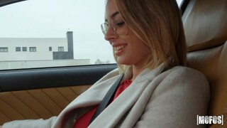 Teen Sister of Best Friend Gets Big Cock in POV - free porn on 1PORNO.NET