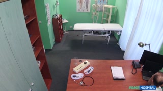 Redhead Rides Doctor in Office for a Paycheck - il miglior porno senza registrazione 1PORNO.NET