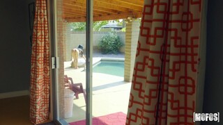 Outdoor Sex with the Neighbor - the best porn without registration 1PORNO.NET