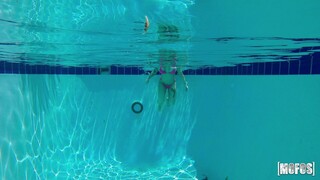 Wet and Wild Bikini Squirters - the best porn without registration 1PORNO.NET