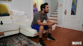Quinn Waters Fucks Kevin's Mom - the best porn without registration 1PORNO.NET