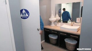 Diego Perez Fucks Skinny Latina in Bathroom - the best porn without registration 1PORNO.NET