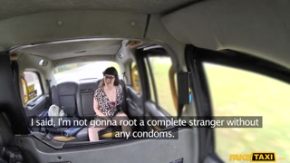 In the Car, She Wants All of It - il miglior porno senza registrazione 1PORNO.NET