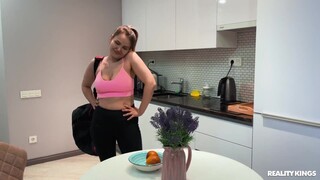 European Girlfriend Gets Facial in POV Blowjob Scene - free porn on 1PORNO.NET