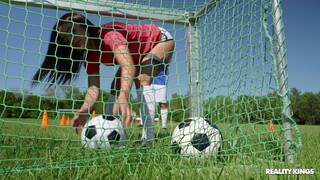 Big Cock Soccer Player Gives Facial Cumshot - free porn on 1PORNO.NET