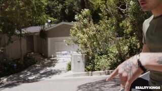 Slimthick Vic and Friends Fuck a Brunette MILF - free porn on 1PORNO.NET