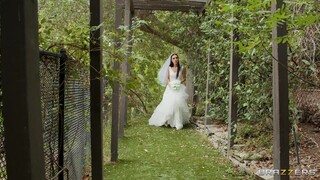 Brunette Runaway Bride Loves Deep Throat & Facial - the best porn without registration 1PORNO.NET