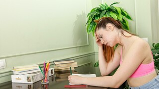 Teen Solo: Kitsune Liss with Shaved Pussy and Toys - free porn on 1PORNO.NET