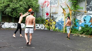 Mature Helene vs. 3 Young Bucks - il miglior porno senza registrazione 1PORNO.NET