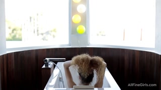 Vanessa Loves Shower Time - the best porn without registration 1PORNO.NET