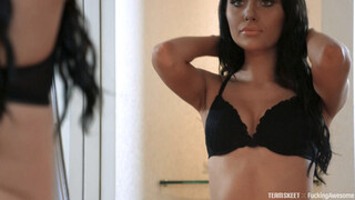 Naomi's Risque Roommate - the best porn without registration 1PORNO.NET
