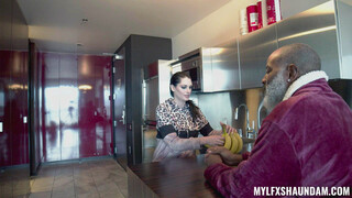 Shaundam & Aria Khaide - MILF Duo Better Than Bananas - the best porn without registration 1PORNO.NET