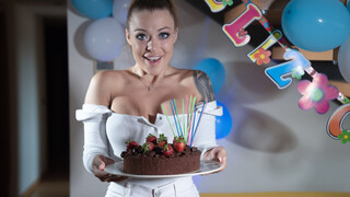 Misha Maver Celebrates Birthday with Hardcore Action - หนังโป๊ที่ดีที่สุดโดยไม่ต้องลงทะเบียน 1PORNO.NET
