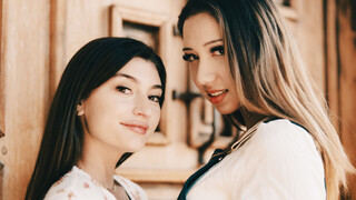 Passionate Kissing & Fingering - Kimora Quin & Mae Milano - pornografi terbaik tanpa pendaftaran 1PORNO.NET