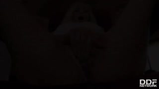 British MILF Amber Jayne shows off her big tits - il miglior porno senza registrazione 1PORNO.NET