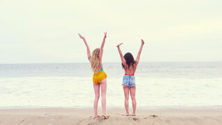 Naughty Beach Fun with Two Horny Babes - หนังโป๊ที่ดีที่สุดโดยไม่ต้องลงทะเบียน 1PORNO.NET
