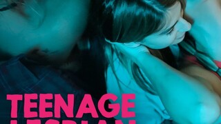 Young Lesbian Teens Alina & Kristen Play with Natural Tits - free porn on 1PORNO.NET