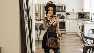 Petite Steampunk Babe Stevie Moon Gets Hammered - หนังโป๊ฟรีที่ 1PORNO.NET