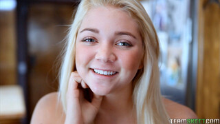 Carson Grundle Pounds Bright-Eyed Jessie Andrews with Bushy Pussy - cel mai bun pornograf fără înregistrare 1PORNO.NET