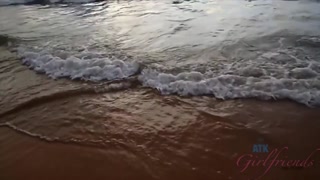 Amateur GF Jamie Marleigh shows off her big ass in beach pissing scene - the best porn without registration 1PORNO.NET