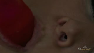 Naughty Kathy Anderson fucks herself deep with a vibrator - หนังโป๊ฟรีที่ 1PORNO.NET