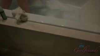 POV: Kimber Woods Peeing in the Bathtub - pornografi terbaik tanpa pendaftaran 1PORNO.NET