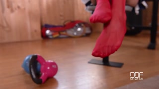 Sexy Gym Cheerleader Monique Woods Foot Fetish Fun - the best porn without registration 1PORNO.NET