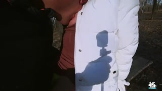 Young Brunette Exposes Butt Plug Then Gets Fucked in Park - il miglior porno senza registrazione 1PORNO.NET