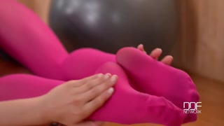Shaved Hungarian babe Christen Courtney teases in gym wear - free porn on 1PORNO.NET