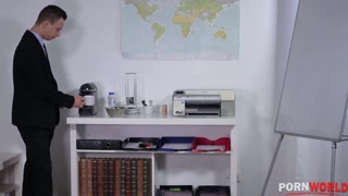 Kinuski Pounded by Busty MILF Boss in the Office - die beste Pornografie ohne Registrierung 1PORNO.NET