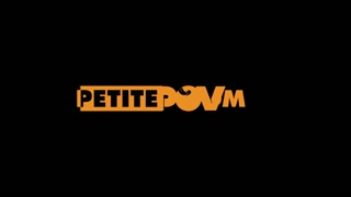 Tiny Babe Takes the Position with a Rubber - найкраще порно без реєстрації 1PORNO.NET