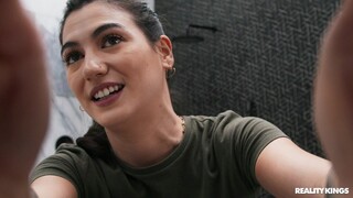 Handy Man Fucks Brunette in Bathroom - the best porn without registration 1PORNO.NET