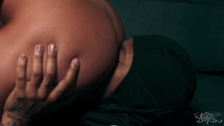 Face Sat on Thief's Face - the best porn without registration 1PORNO.NET