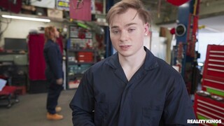 Cumshot in the Auto Shop - the best porn without registration 1PORNO.NET