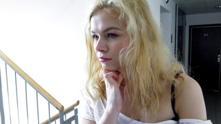 Hairy Pussy Blonde Gets a XXX Massage - หนังโป๊ที่ดีที่สุดโดยไม่ต้องลงทะเบียน 1PORNO.NET