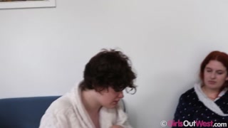 Amelia P and Katie Gee Get Down and Dirty - il miglior porno senza registrazione 1PORNO.NET