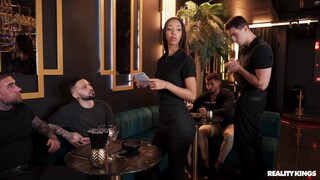 Steamy Secrets of the Waiters - the best porn without registration 1PORNO.NET