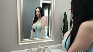 Violet Loves Don's Big Tits - le meilleur porno sans inscription 1PORNO.NET
