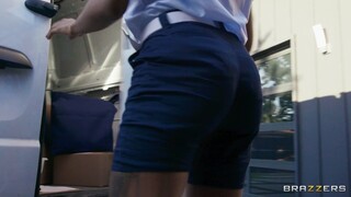 Redhead Delivery Girl's Naughty Secret - the best porn without registration 1PORNO.NET