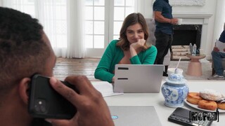 Blowjob in the Office: A Sneaky Link - the best porn without registration 1PORNO.NET