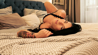 Tattooed Brunette's Masturbation Session - free porn on 1PORNO.NET