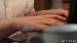 Tattooed European Girl Gets Titty Fucked - the best porn without registration 1PORNO.NET