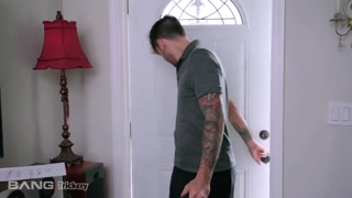 Step-Son Fucks Jordan Maxx Through Glory Hole - die beste Pornografie ohne Registrierung 1PORNO.NET