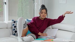 Summer Col Gets Anal from Mom's Coach - the best porn without registration 1PORNO.NET