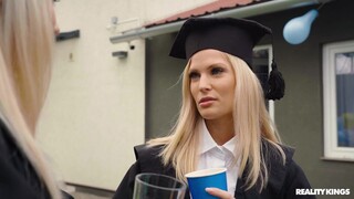 Outdoor Party with Skinny College Girl - the best porn without registration 1PORNO.NET
